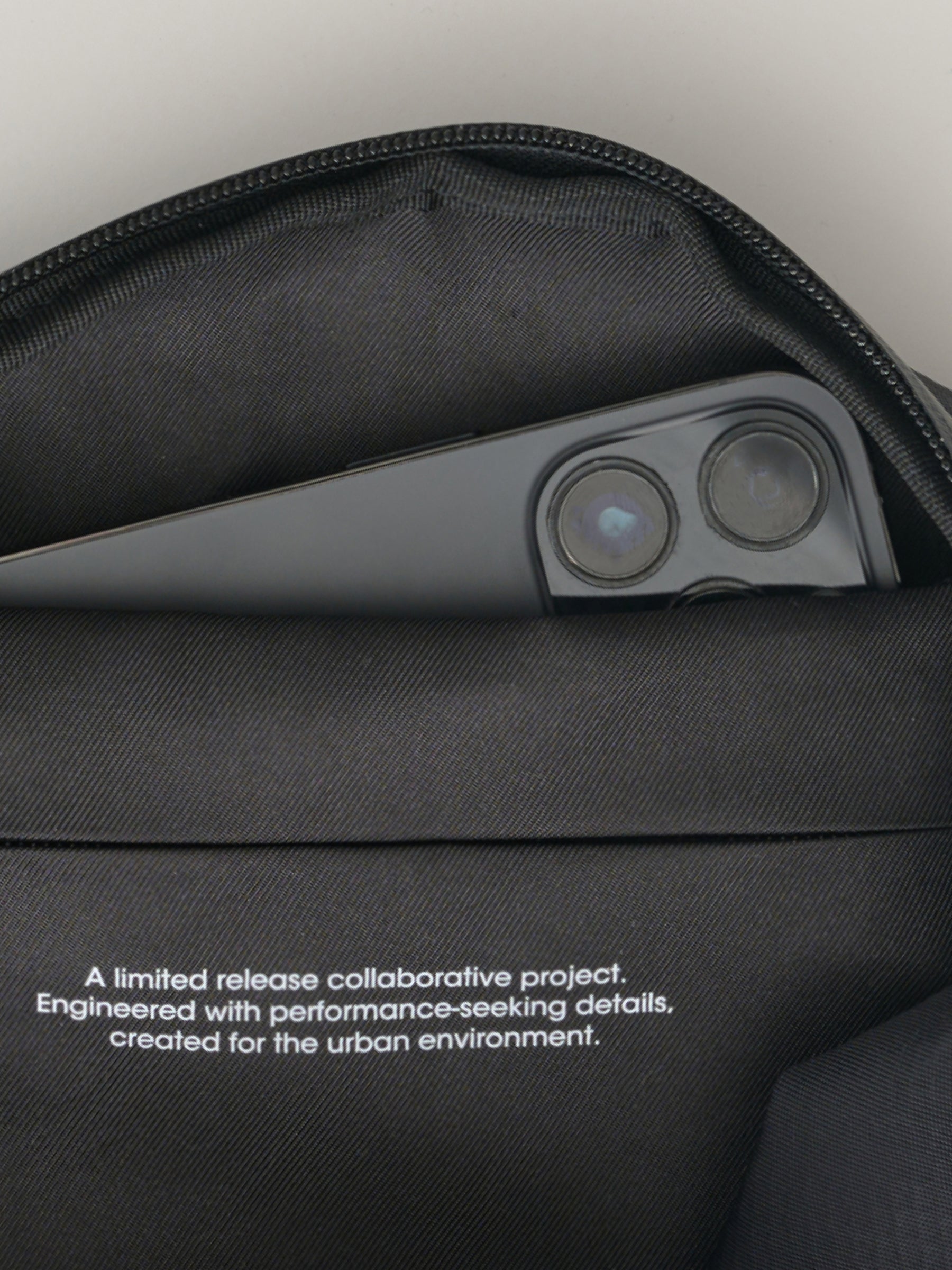 maap&côte&ciel Sling Bag